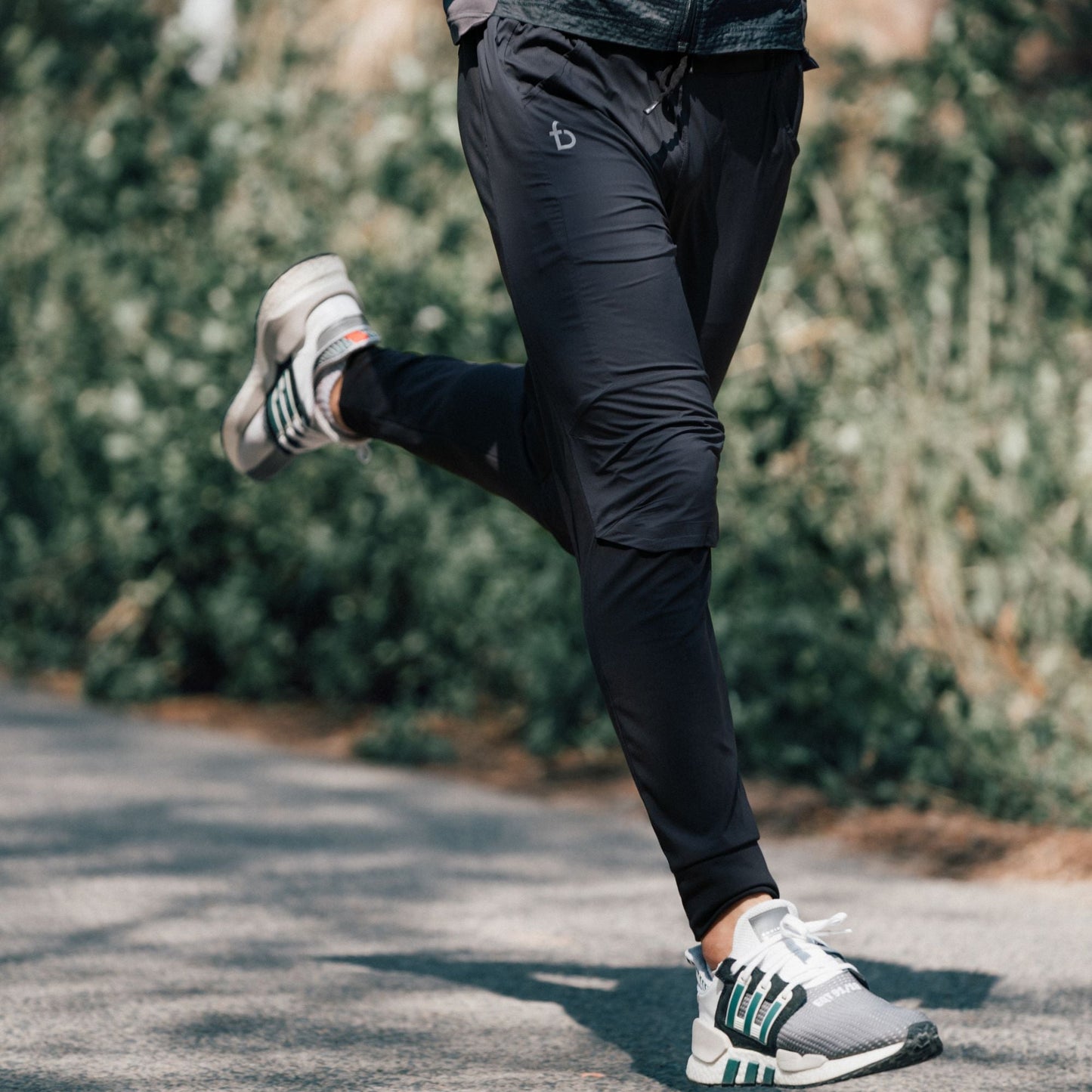 Model is 6'0 Wearing a Large